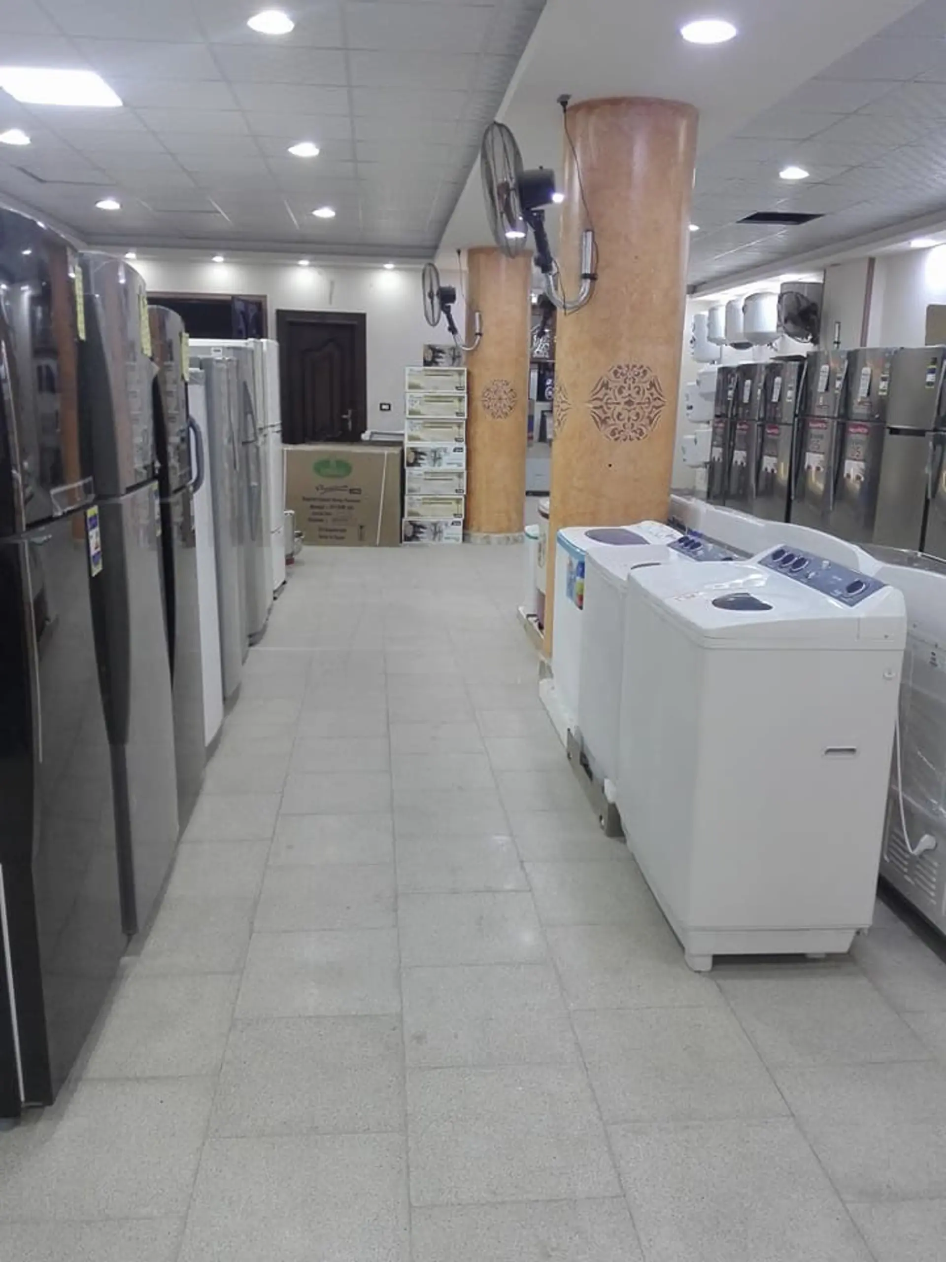 معرض مول الكريم للأجهزة الكهربية 3